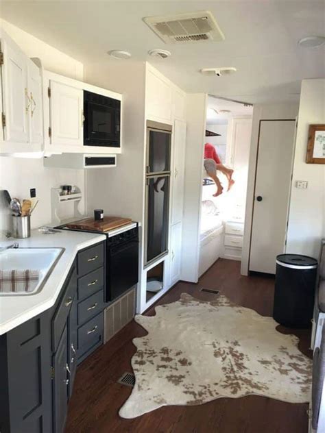 It is an incredible way to transform the interior and what's more, the natural wood with metal accents creates a modern, sleek feel to your workspace. 24 Modern Interior Ideas For RVs & Campers (With Pictures)