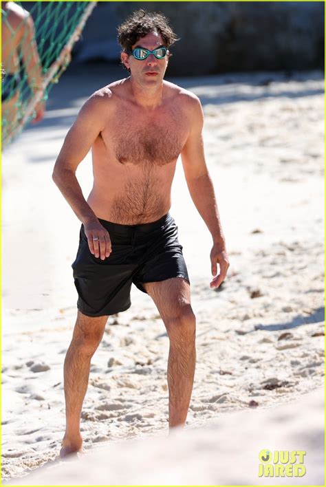 Sacha Baron Cohen Goes For Dip In The Ocean In Sydney Photo 4650373