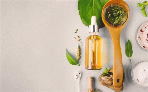 The hair serum is a very lightweight product that is more like watery consistency liquid that does not have any harsh fragrance. Why A Natural Hair Serum Is Your Best & Safest Option - Vedix