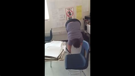 White Girl Twerking In Class Youtube