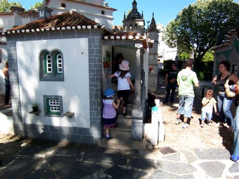 Situado em coimbra, o portugal dos pequenitos é desde 8 de junho de 1940, data da sua inauguração, u. O Leme - Imagens de Coimbra - Portugal dos Pequenitos