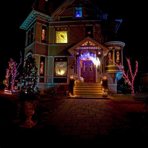 Haunted House Halloween Decoration Ideas