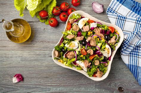 Nos délicieuses recettes de salade composée. Recette salade composée au thon - Marie Claire