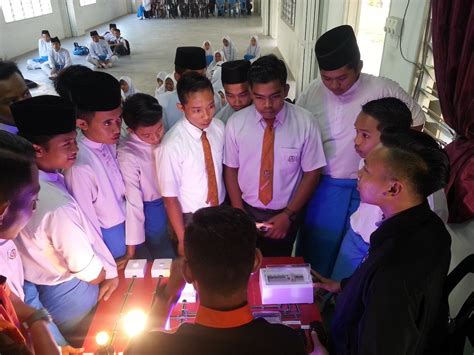 Mengkaji kekuatan medan magnet bagi sebuah elektromagnet oleh smk bukit kuching tengah #tmnanomakerkit. School Briefing - SMK Bukit Kuching Tengah 2018 - Intra ...