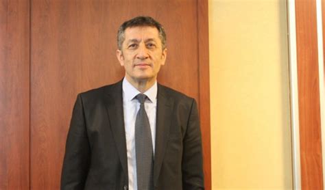 Ziya selçuk yeni sistemin ilk milli eğitim bakanı olurken halk olarak elbette ilk yaptığımız stalk oldu. Yeni Milli Eğitim Bakanı'nın ilk dersi Barış Atay'a!