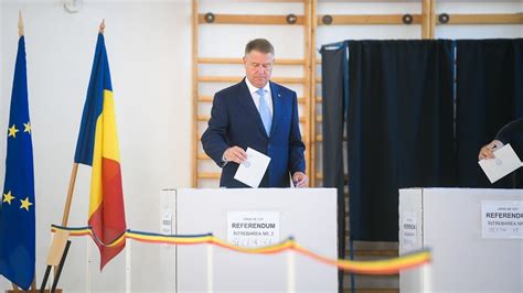 Все 1 плейлист 100 треков. Președintele Iohannis a votat în București: „Veniți la vot, nu-i lăsați pe alții să decidă în ...