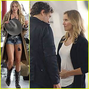 Cameron Diaz Daisy Dukes For Gambit Cameron Diaz Colin Firth Just Jared