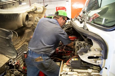 Full Service Repair Shop Heavy Duty Truck Component Services