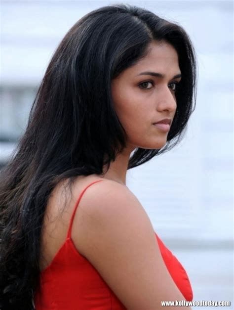 Actress Sunaina Hot Stills On Indian Actresses Models Photo Gallery