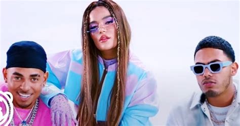 Aunque no pueda, tengo la curiosidad (curiosidad) aunque no pretendo quedarme, me da un poco de ansiedad y es que en la vida todo se puede, esté bien o esté mal pero. Caramelo (Remix) - Ozuna & Karol G & Myke Towers Lyrics ...