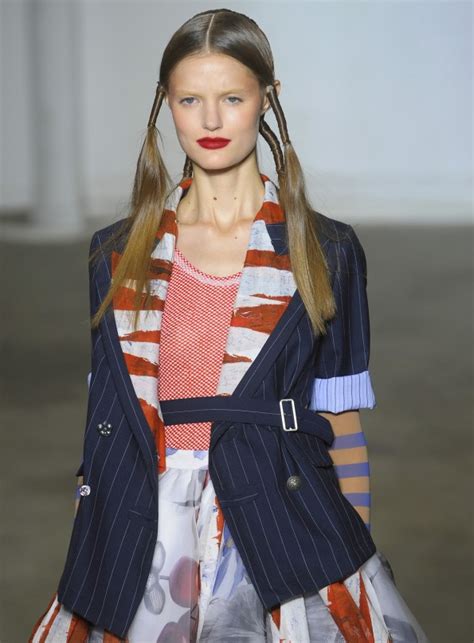 Wunderkind definition, a wonder child or child prodigy. Wunderkind by Wolfgang Joop | Modestil, Wunderkind ...