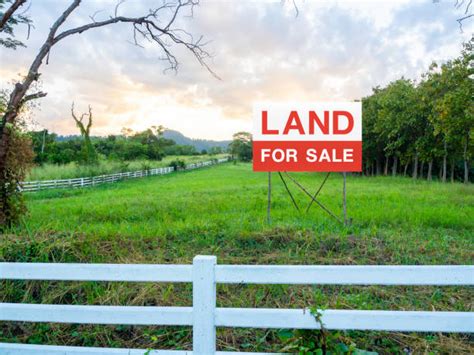 204800 Land For Sale Stock Photos Pictures And Royalty Free Images
