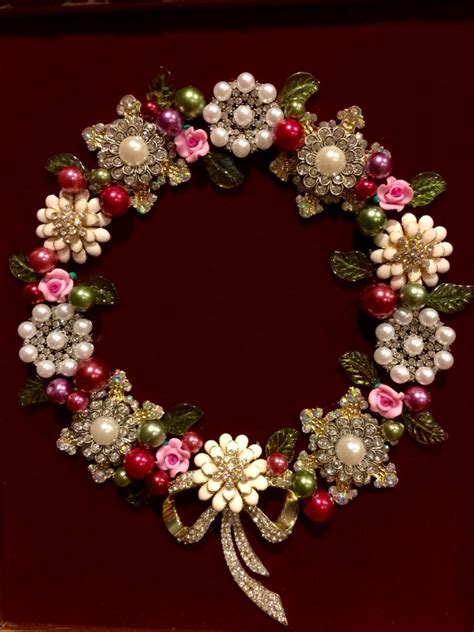 8x10 Jewelry Wreath Made By Beth Turchi 2015 Old Jewelry Crafts