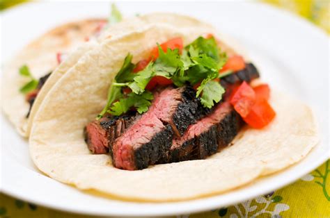 Grilled Chili Spiced Skirt Steak Tacos With Cilantro Cream Recipe