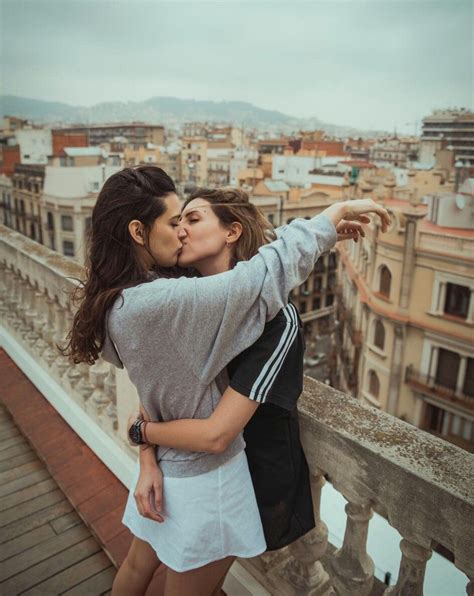 Pin By Allie On Intersectional Feminism Lesbians Kissing Lesbian