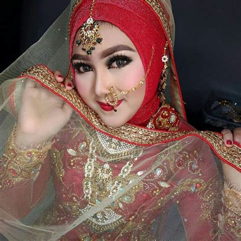 Sementara calon pengantin tak akan lepas dari kebutuhan layanan rias pengantin dengan harga terjangkau, tapi dengan kualitas bagus. Rias Pengantin Model India - Info Kece