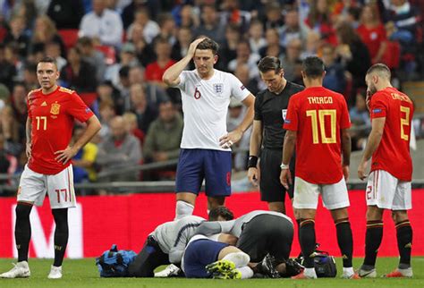 Luke shaw suffered an injury blow as he was carried off on a stretcher during england's nations league opener against spain. Luke Shaw injury: Latest as Man Utd star stretchered off ...