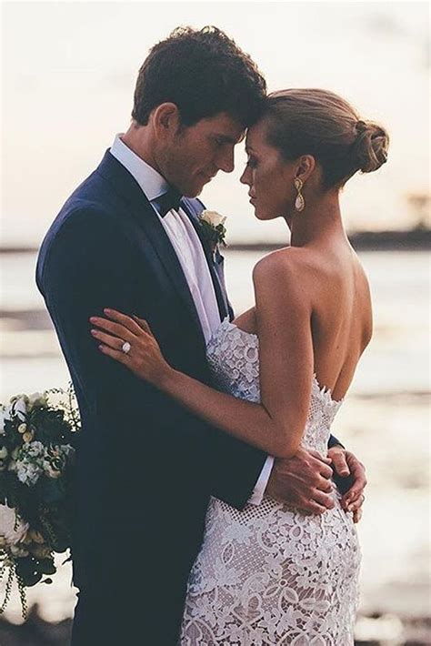 Must Take Romantic Photos On Your Wedding Day See More Romantic