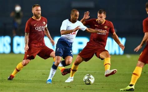 Strootman, l'ex giallorosso non vive la sua migliore stagione a marsiglia. Un addio doloroso: Strootman è del Marsiglia. E va via piangendo | Pagine Romaniste