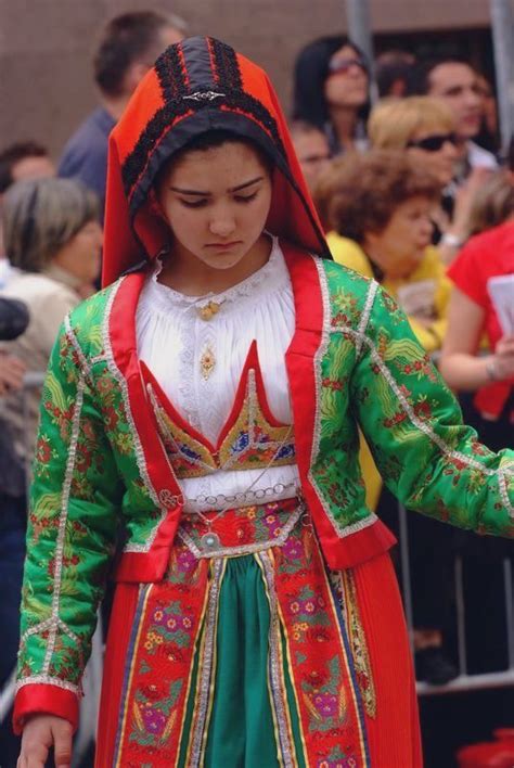 Return To The Mediterranean🏺 On Twitter In 2021 Traditional Outfits Traditional Dresses Folk