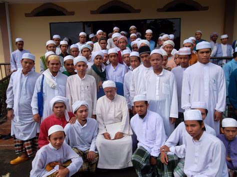 Видео tuan guru haji salleh musa. CAHAYA KEHIDUPAN TAUHID: Jadual Kuliah Tn Guru Hj Salleh ...
