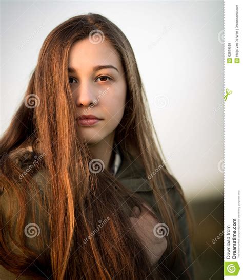 Bello Ginger Girl Outside Adolescente Fotografia Stock Immagine Di Fascino Rame