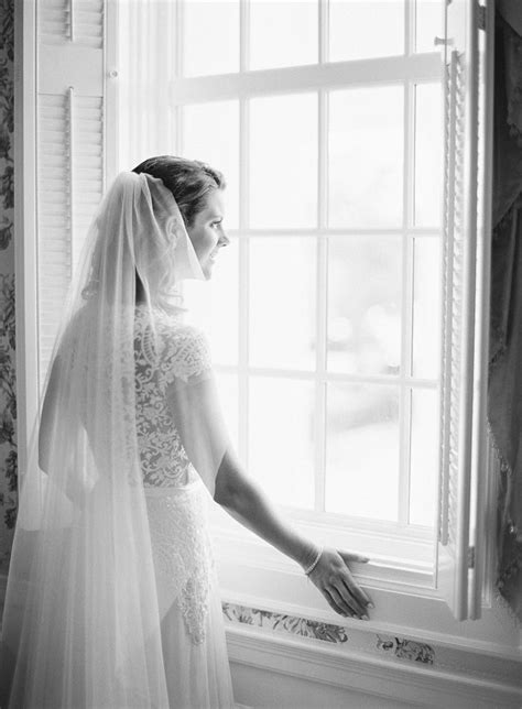 Indoor Winter Bridal Portrait Pose Ideas Loved This Sunny Window