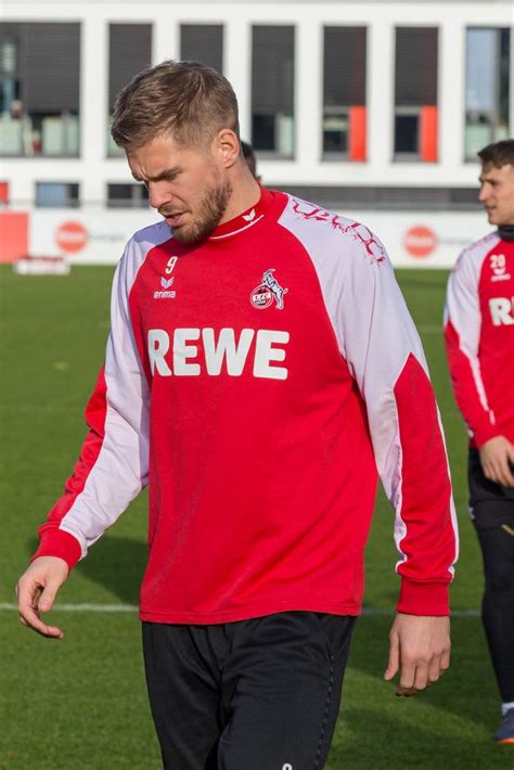 He was the top scorer in 2. Simon Terodde beim Training nach dem Abstiegskampf ...