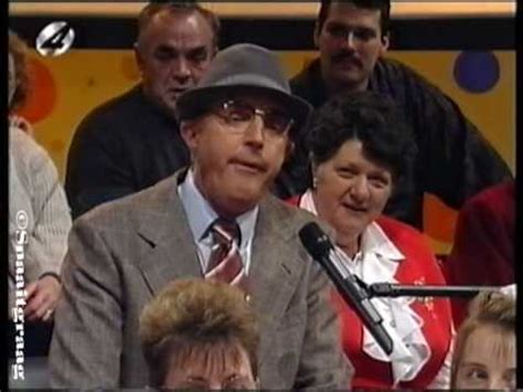 André van duin was born as adrianus marinus kyvon on february 20th, 1947. André van Duin - meneer Wijdbeens (Bij van Duin) - YouTube