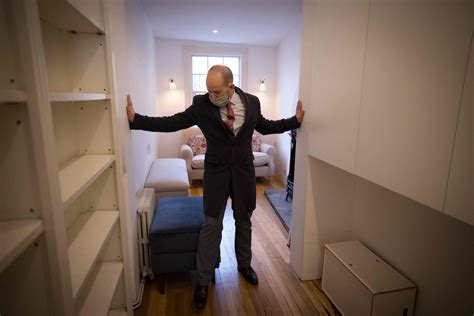 Es ist im erdgeschoss nur 1,6 meter breit und soll 950.000 pfund (1,1 mio. Immobilien in Großbritannien: Londons schmalstes Haus ...