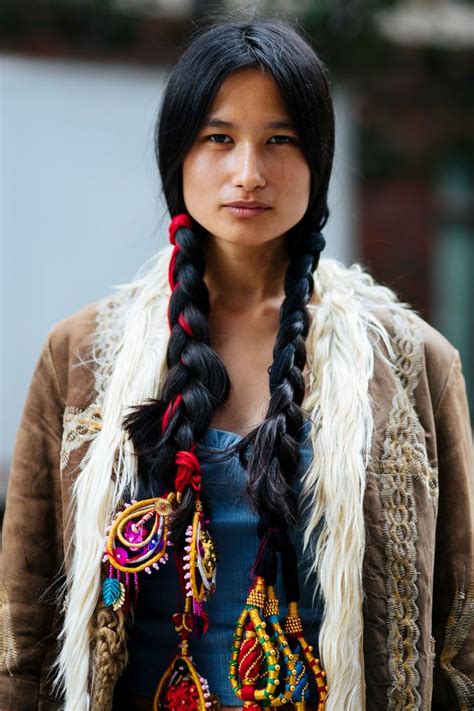 The Street Style Beauty Looks Youll Want To Wear Right Now Native