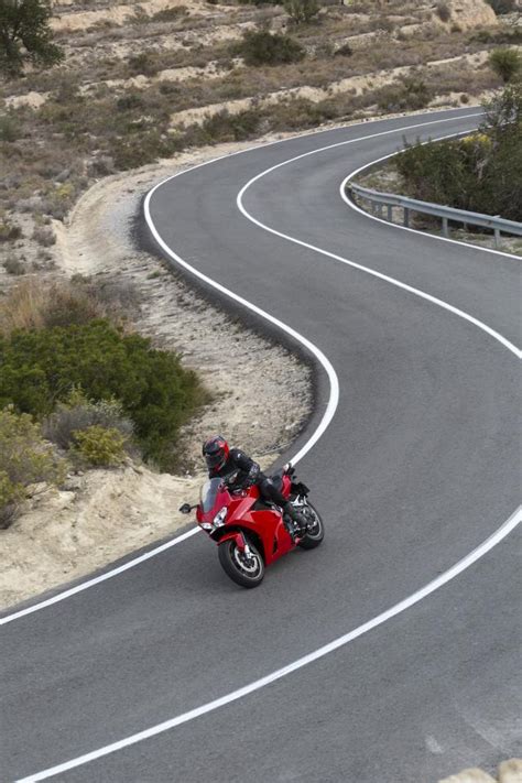 Wonderful thick honda paint in a very grown up, and timeless, velvet red. First ride: 2014 Honda VFR800 review | Visordown