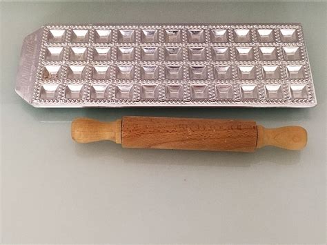 Vintage Raviolamp Ravioli Mold And Rolling Pin 44 Ravioli Mold Etsy