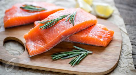 Kenali 4 Kesalahan dalam Memasak Ikan Salmon yang Kerap Terjadi