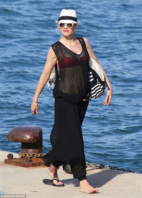 Gwen Stefani Wears A Hot Pink Bikini As She Suns Herself On Speedboat