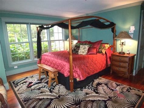 Love The Colors In This Master Bedroom In A House On Marthas Vineyard