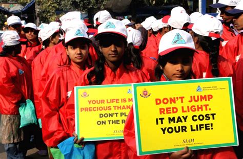 काम मे और काम के बाद, सदा सुरक्षा रहे आपके साथ. Delhi Police's road safety march