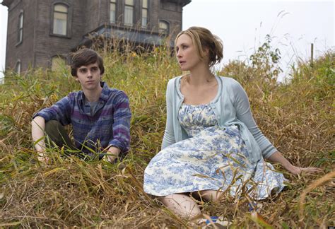Bates Motel New Trailer And Behind The Scenes Look At Aande Drama