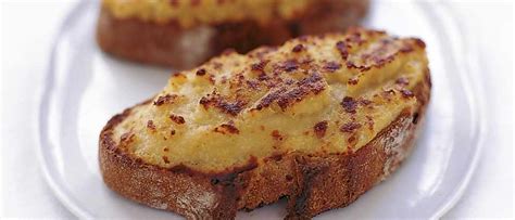 Welsh rarebit is gloriously indulgent and very british take on cheese on toast and is the perfect breakfast or supper recipe! Peter Farrow's Welsh rarebit - olive magazine - olivemagazine