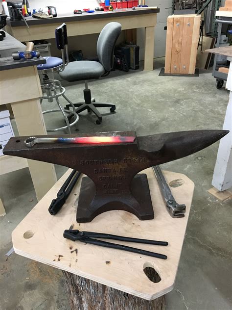 Finally Got An Anvil 100 Lb Southern Steel Anvil Anvils Wrought