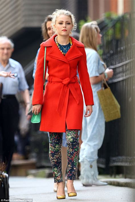 Annasophia Robb Does Carrie Bradshaw Proud As She Walks Confidently In