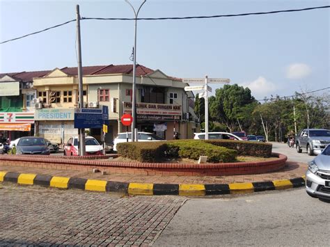 It was built after the town of kuala kubu was found to be unfit to continue as a town due to its severe flood problem. K M Cheng-Travel Journal: Malaysia (Kuala Kubu Bharu ...