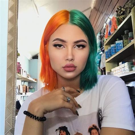 This will teach you how to dye your hair 2 colors. 𝔉𝔬𝔩𝔩𝔬𝔴 𝖋𝖔𝖗 𝖒𝖔𝖗𝖊 𝖕𝖎𝖓𝖘🎃 | Two color hair