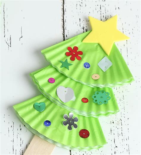 Christmas Tree Decorations For Children Christmas Day 2021