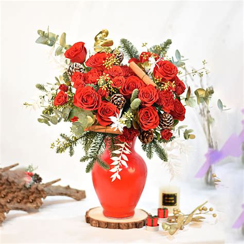 Red Rose And Carnation Arrangement Delivery In Singapore Fnp Sg