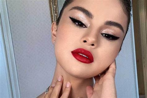 ¿cómo Lograr El Maquillaje De Selena Gómez En Cannes 2019— Uwbeauty