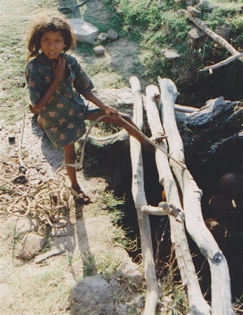Filehard Working Girl In Nepal Wikimedia Commons