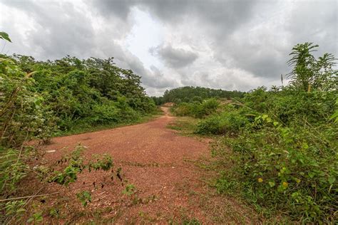 De naam negeri sembilan wordt verondersteld te zijn afgeleid van de negen ( sembilan er zijn drie belangrijke industriegebieden, waaronder senawang , sungai gadut, tuanku jaafar industrial park. INDUSTRIAL LAND GEMENCHEH NEGERI SEMBILAN - gohartanah.com