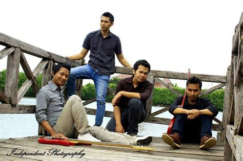 Anak panah ke kiri dengan pukulan. High Octane - Band - Home | Facebook
