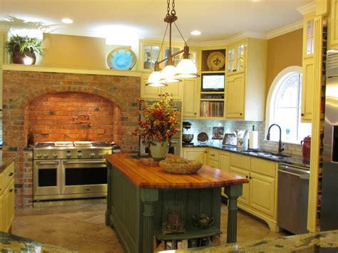 The video clip, taken from the season finale of the show in 2011, was made available to watch on the kitchen nightmares facebook page for 24 hours. South Shreveport Residence - Traditional - Kitchen - New ...